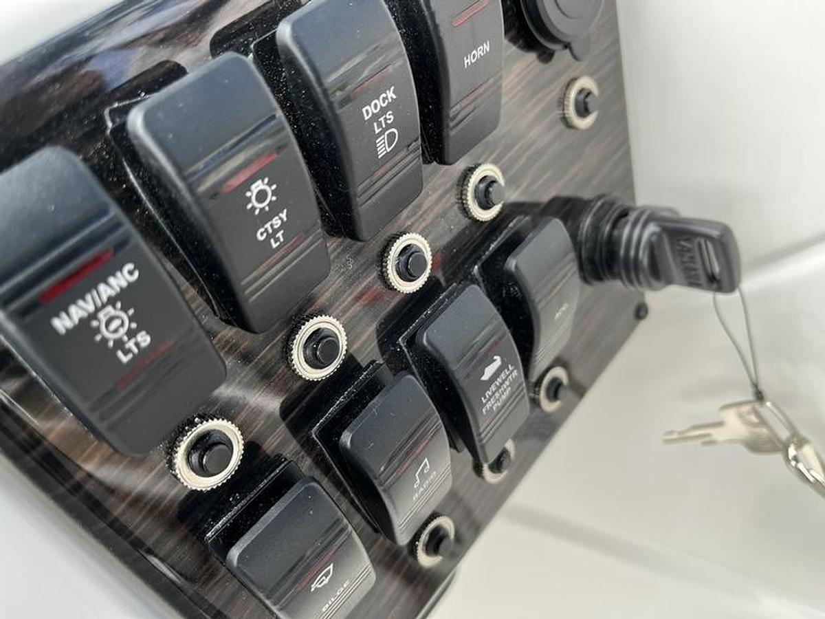 2025 Starcraft Marine SVX 230 OB