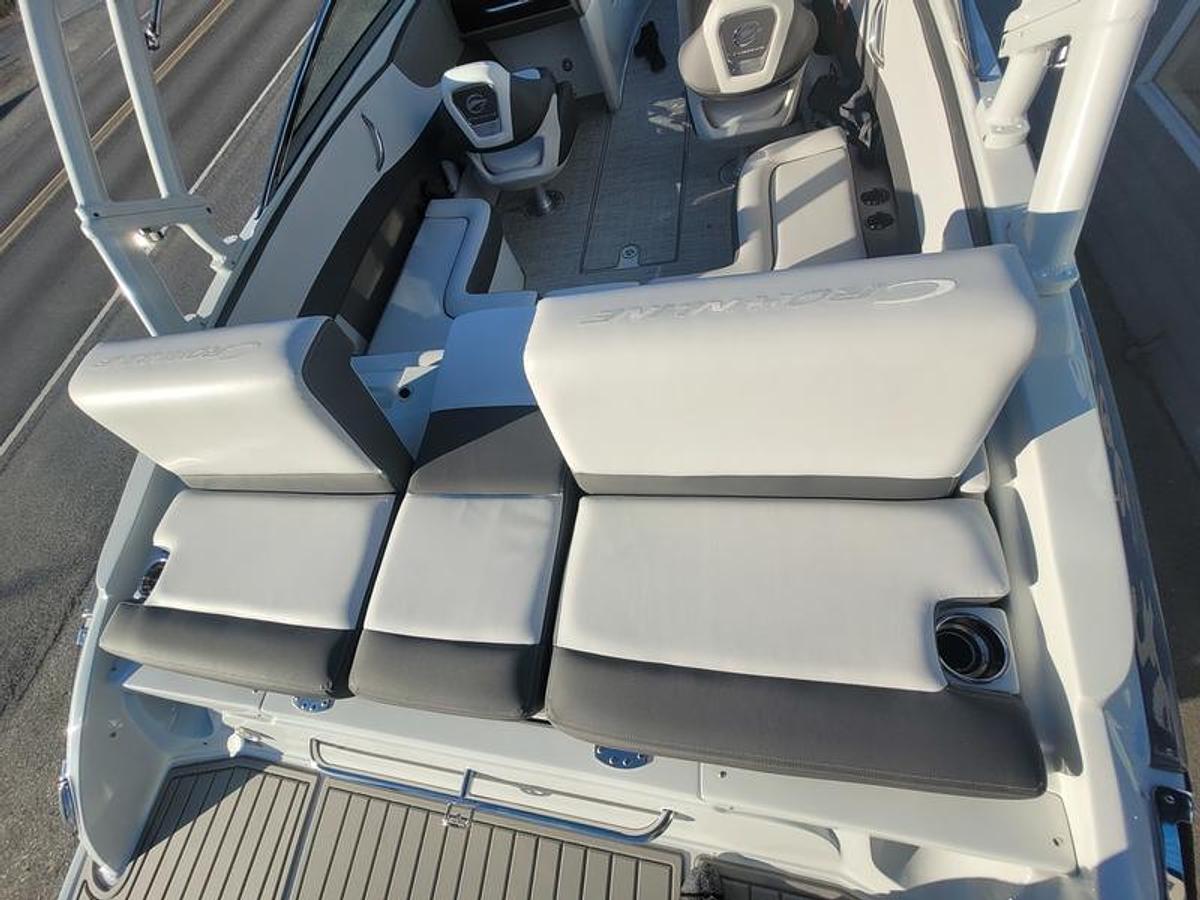 2024 Crownline 240 SS