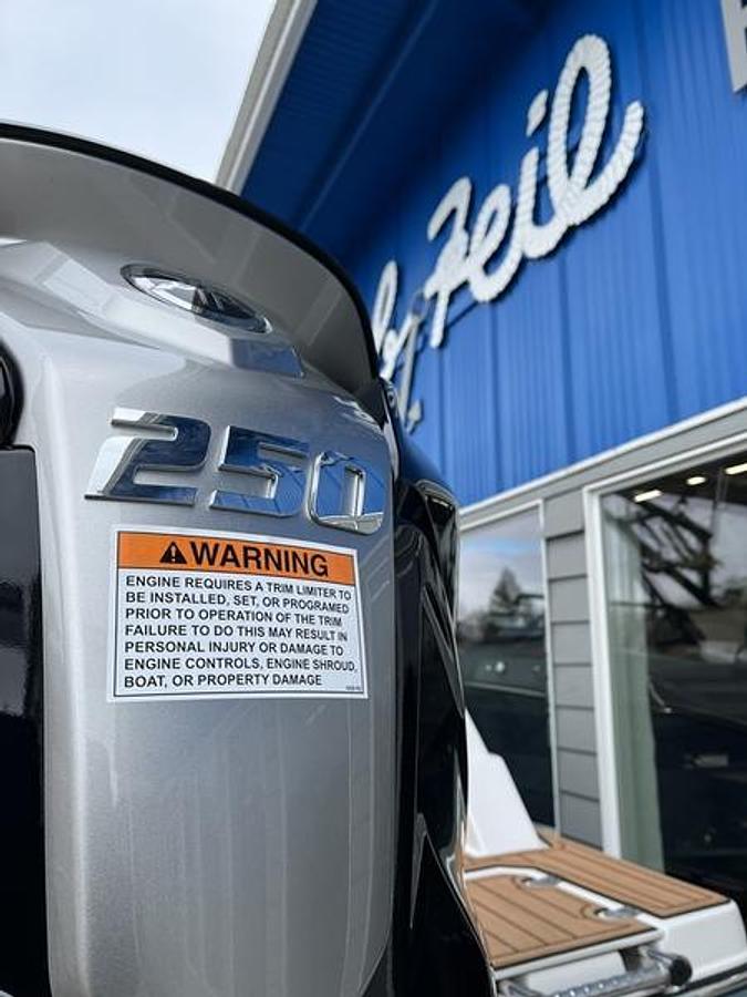 2025 Starcraft Marine SVX 230 OB