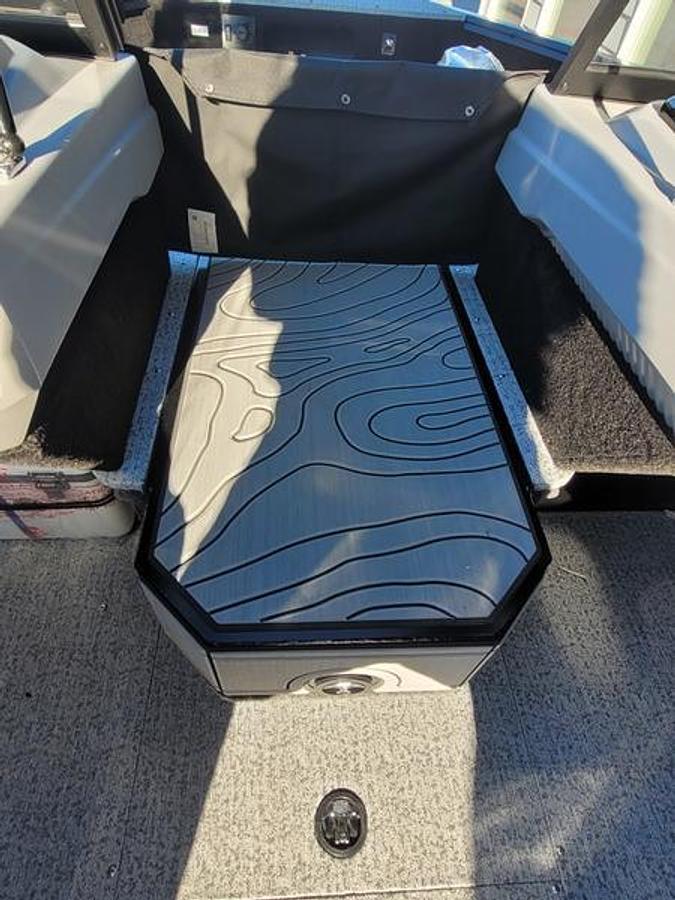 2025 Smoker Craft 188 Adventurer Contour Edition