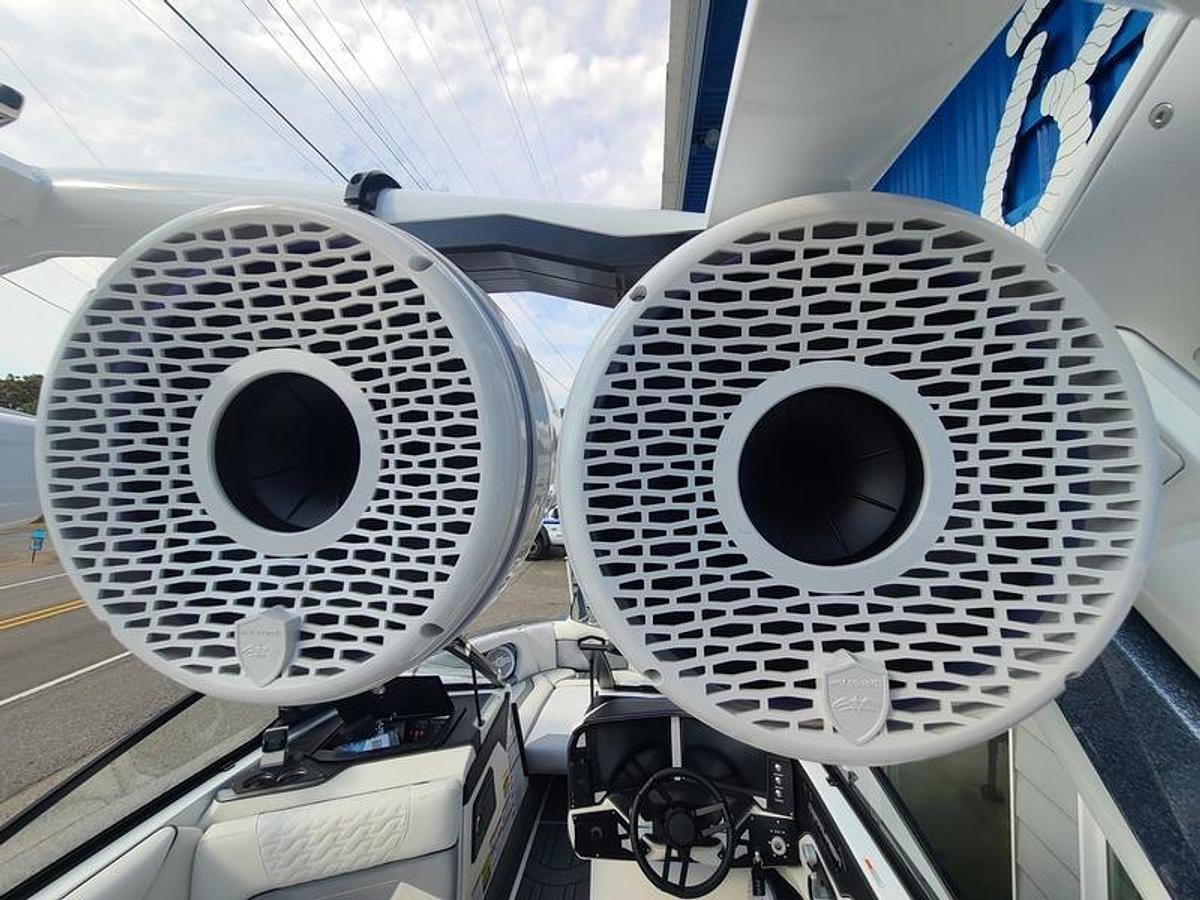 2026 Centurion Ri 230