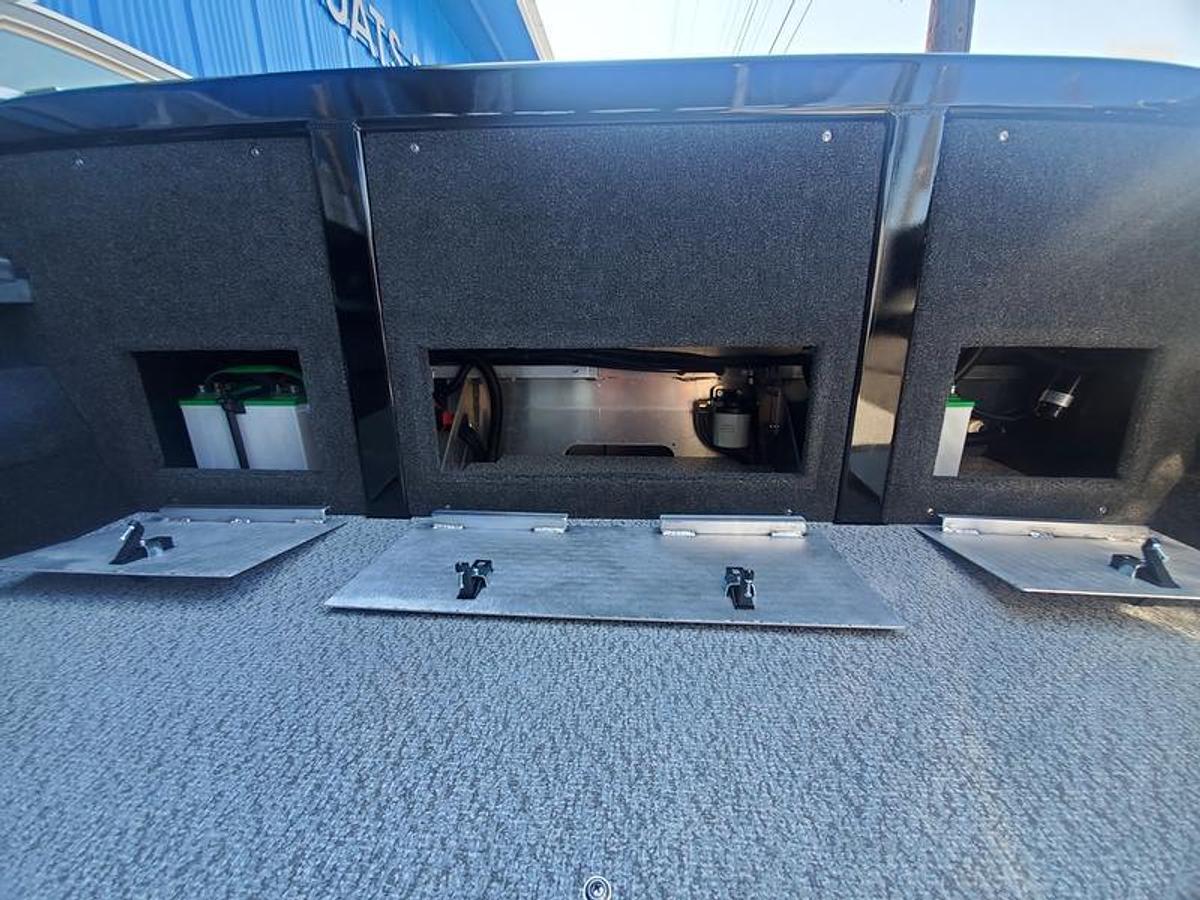 2023 Custom Weld 19/21 Wide Body OffShore Rigid Top