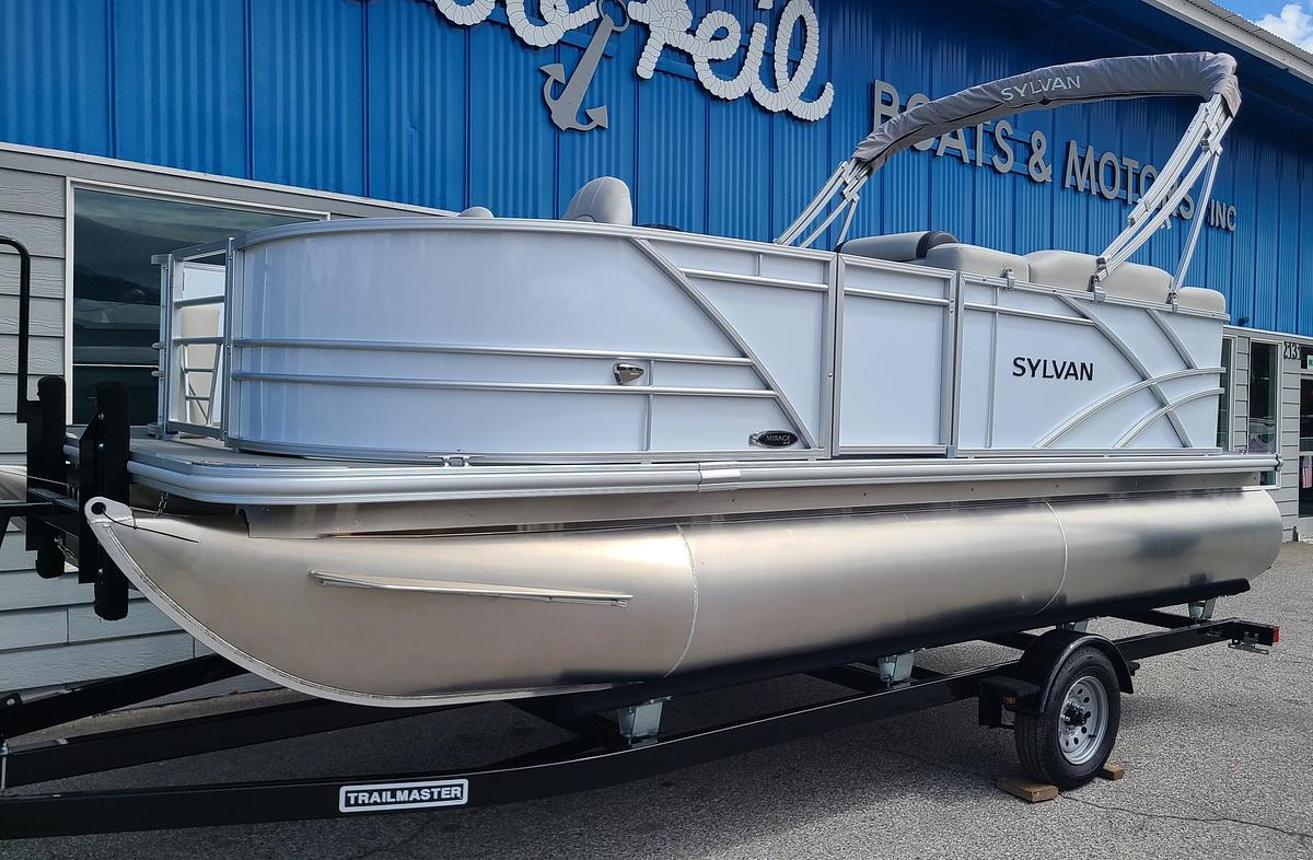 2026 Sylvan 818 Fish
