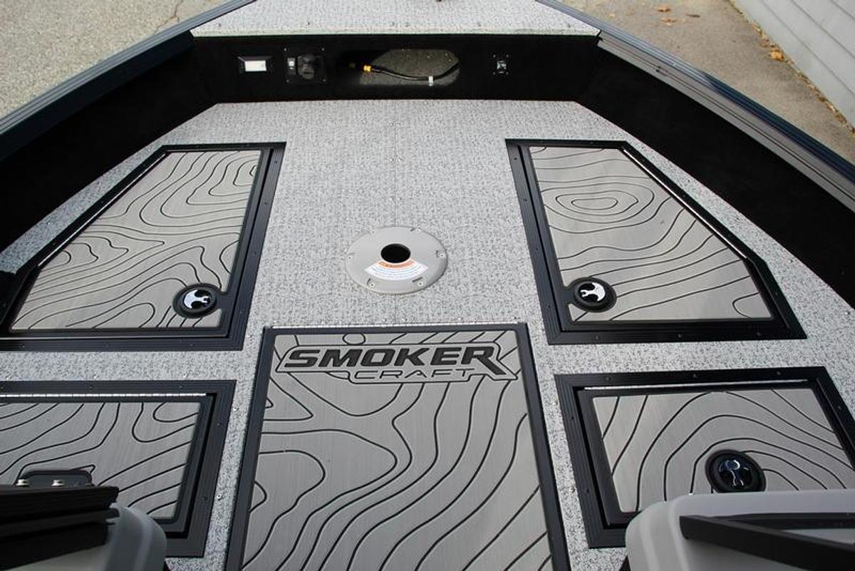 2025 Smoker Craft Adventurer 188 DC Pro