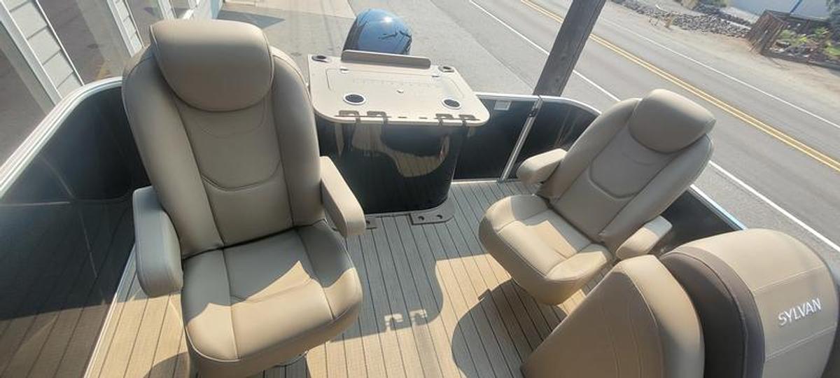 2025 Sylvan 8522 Mirage Party Fish