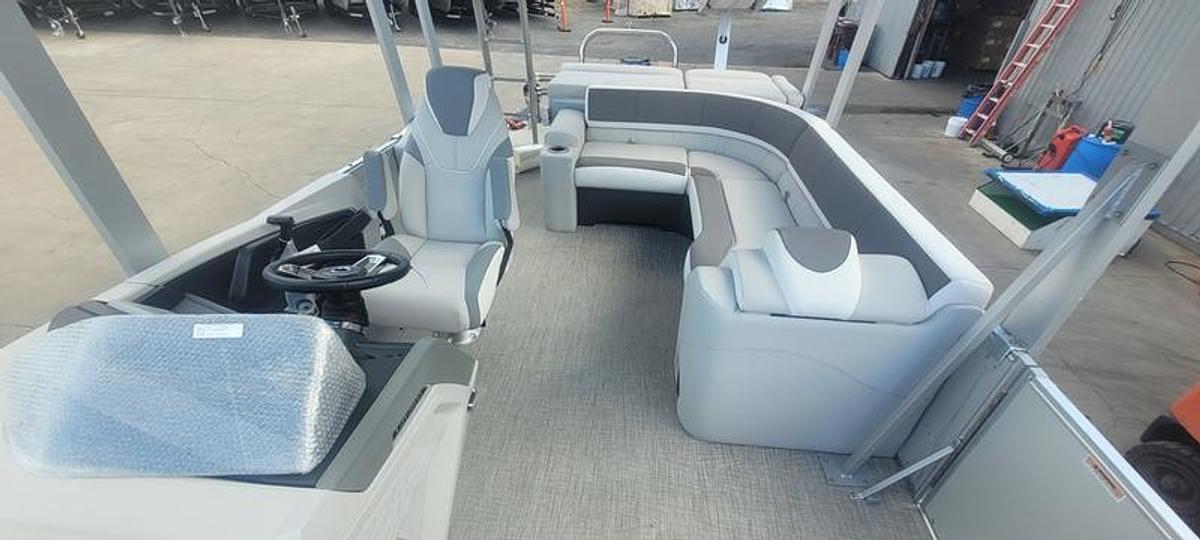 2025 Avalon CATALINA - 25 FUNSHIP CRUISE