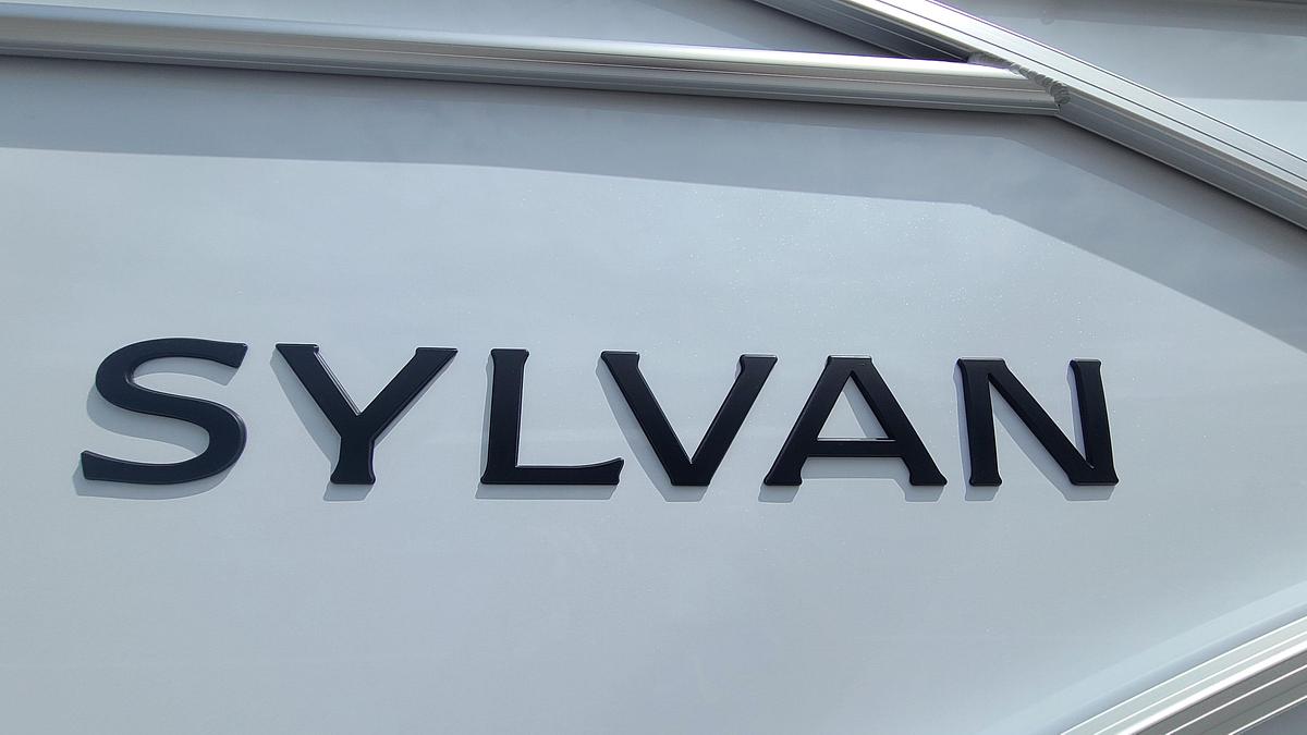 2026 Sylvan 818 Fish