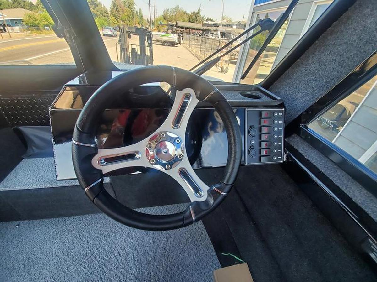 2023 Custom Weld 19/21 Wide Body OffShore Rigid Top