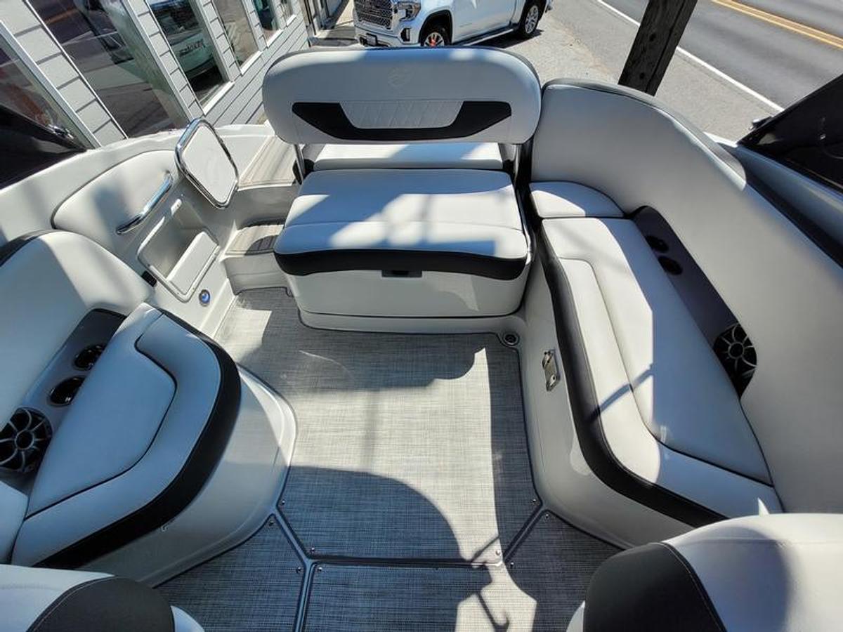 2024 Crownline 260 SS