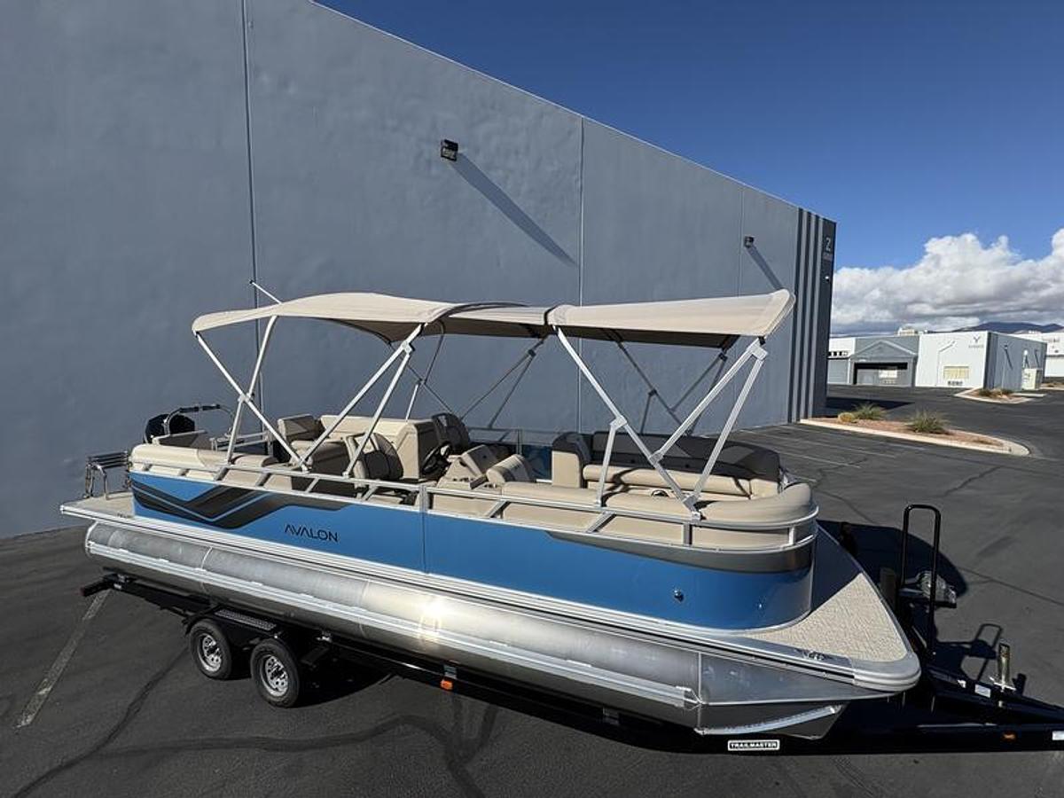 2026 Avalon Venture 85 Quad Lounger 25 FT