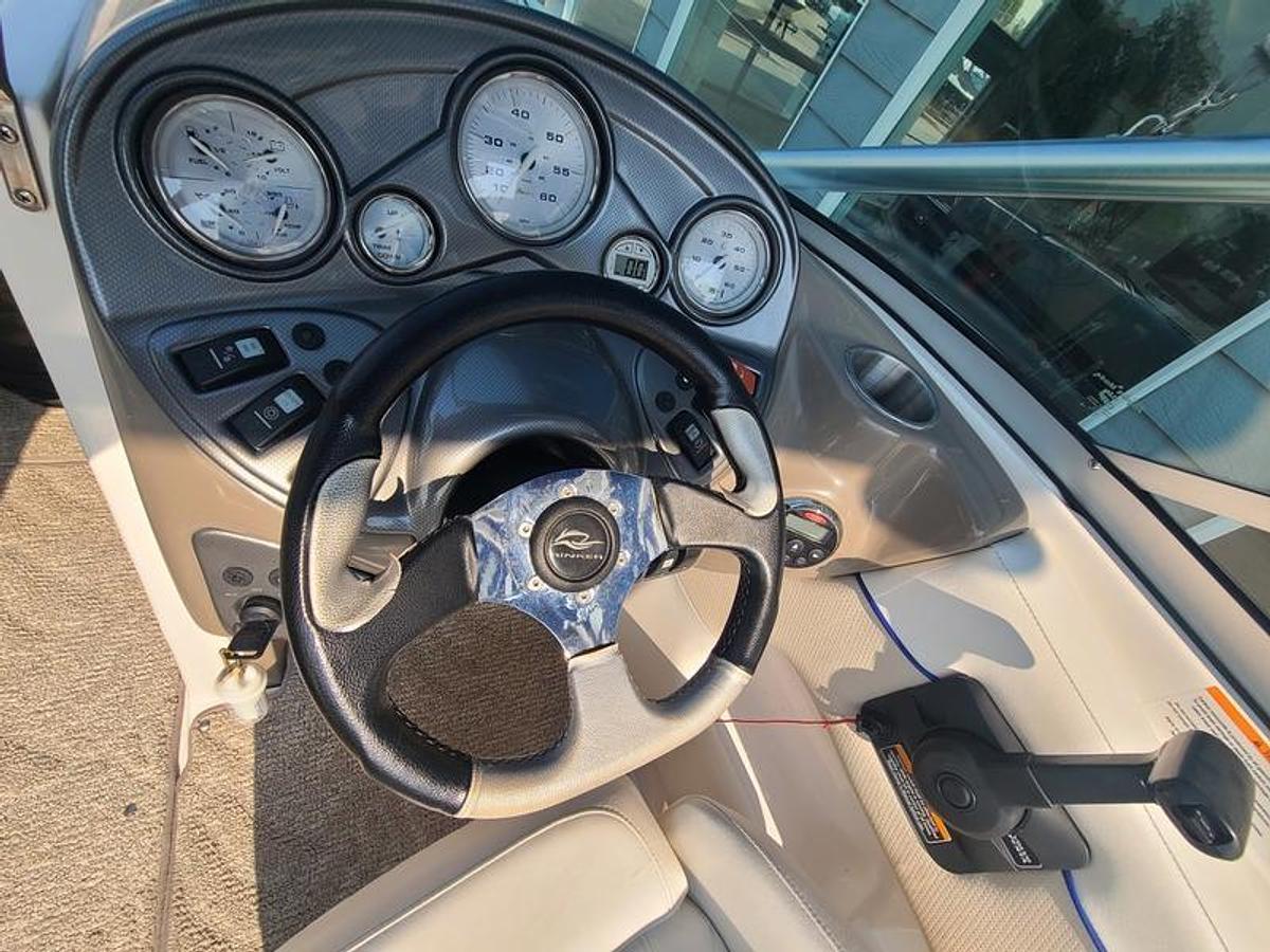 Used 2006 Rinker 226 RX