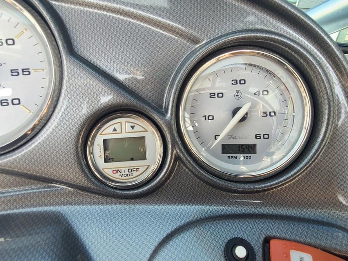 Used 2006 Rinker 226 RX