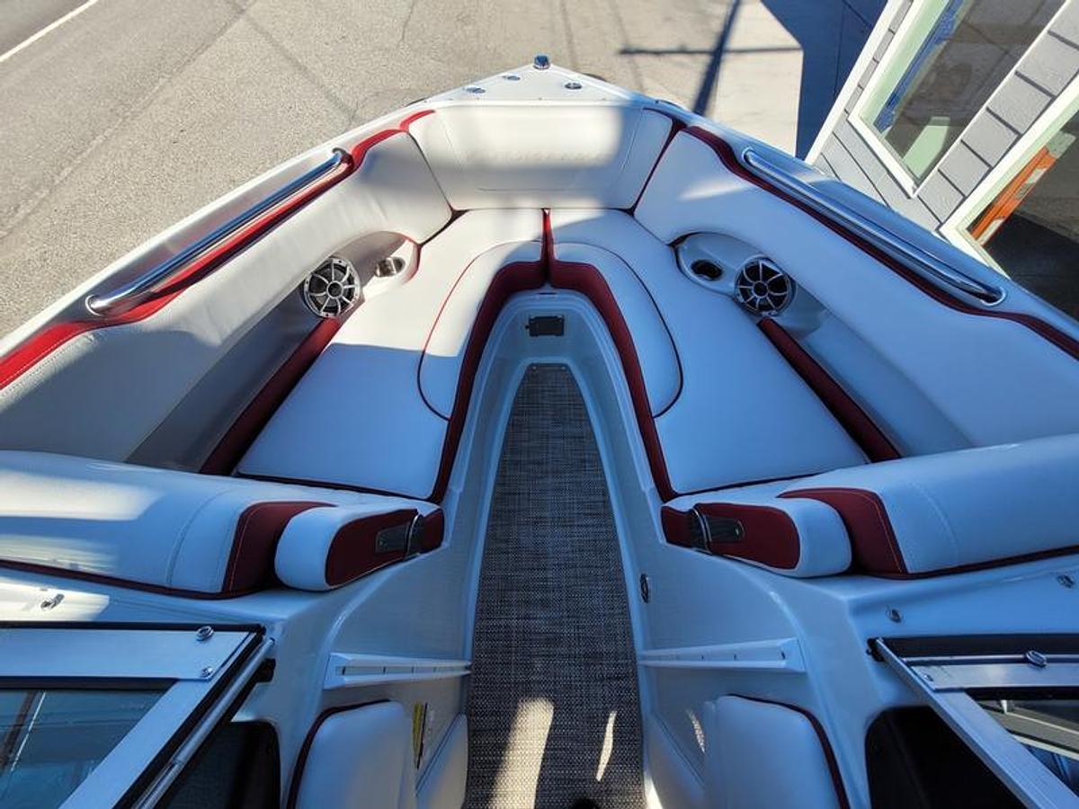 2024 Crownline 220 SS