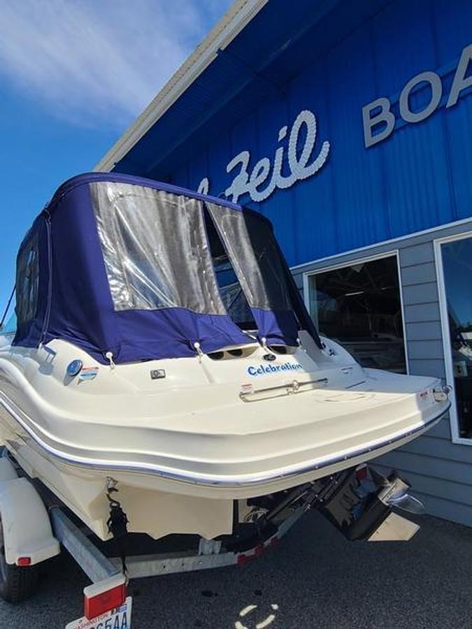 Used 2007 SeaRay 220 SUNDECK