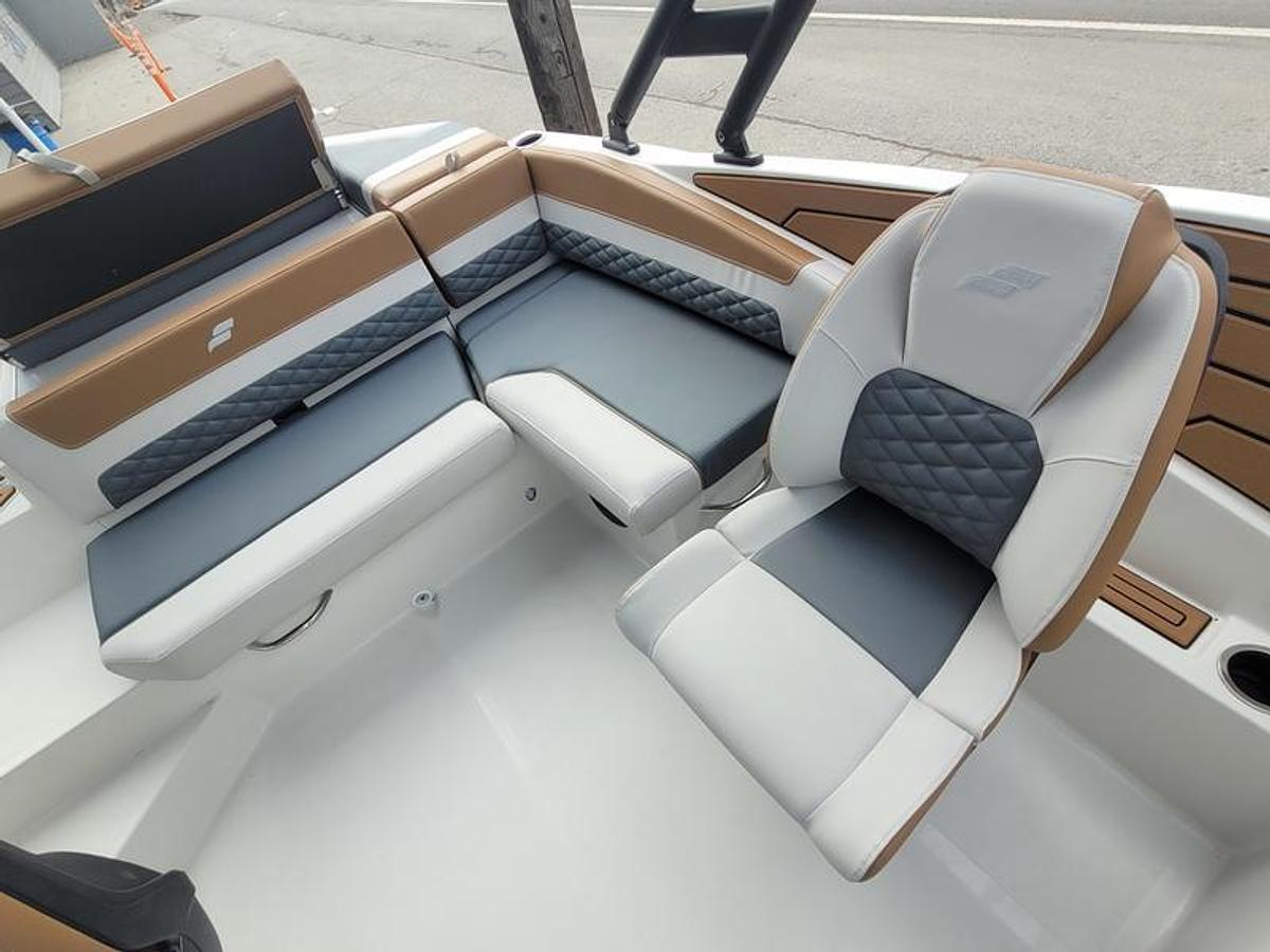 2025 Starcraft Marine SVX 210 I/O