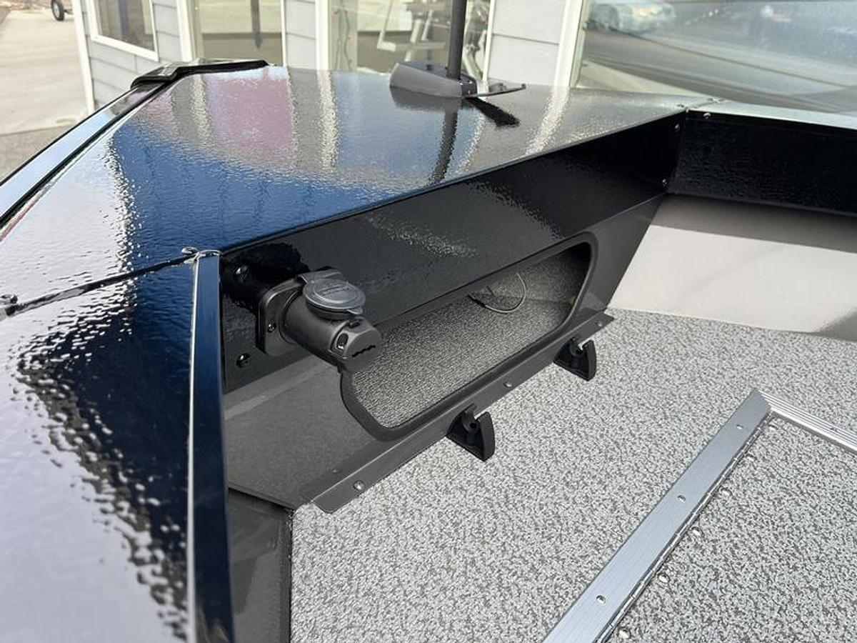 2026 Smoker Craft Osprey 172