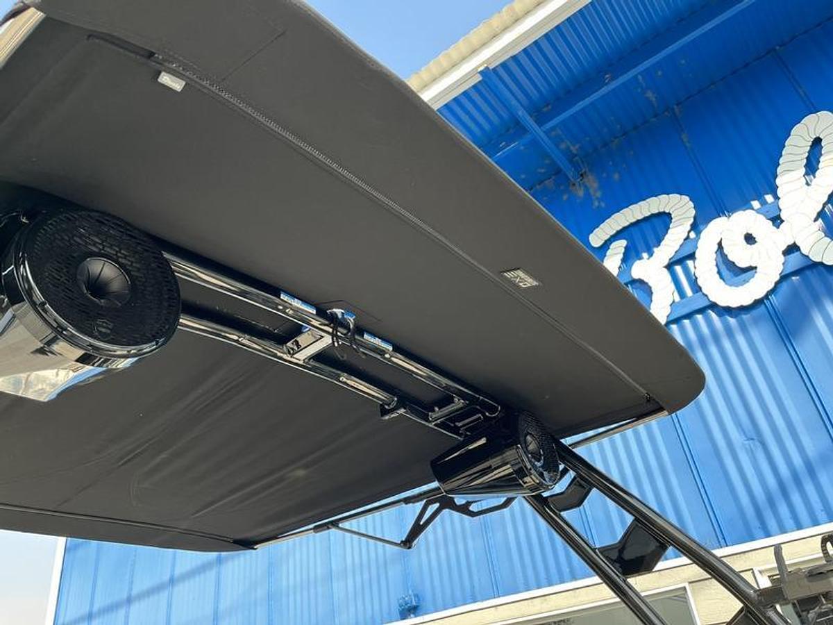 2026 Supreme Boats S220