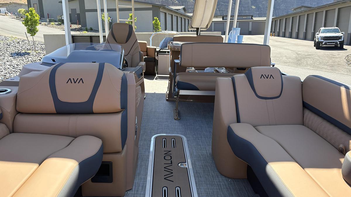 2026 Avalon 27 Catalina Entertainer Funship