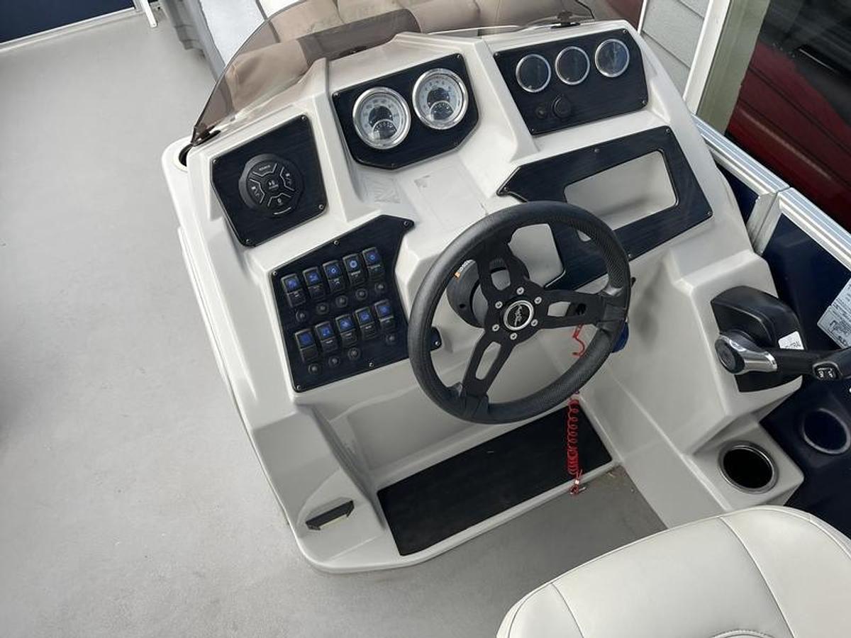 Used 2021 SunChaser GENEVA 24 CRUISE