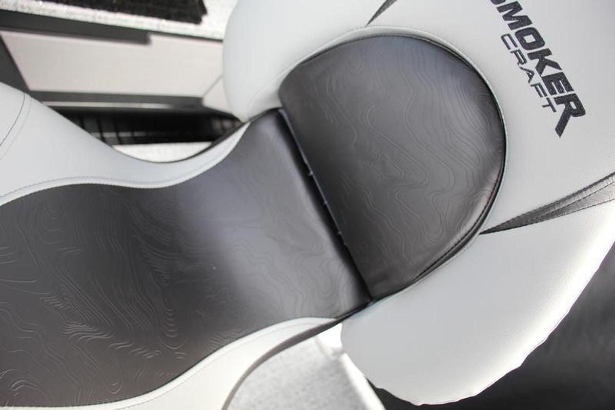 2025 Smoker Craft Adventurer 188 DC Pro