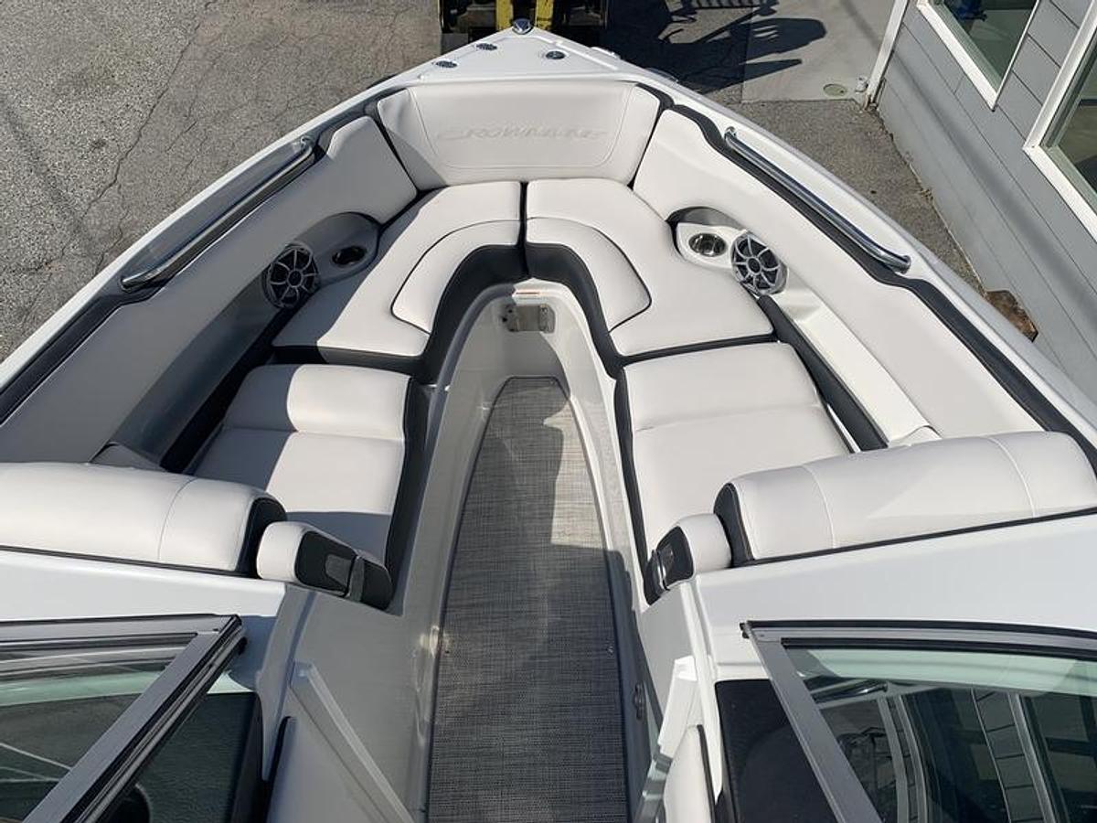 2024 Crownline 240SS