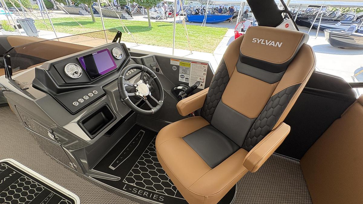 2027 Sylvan L5 SLZ