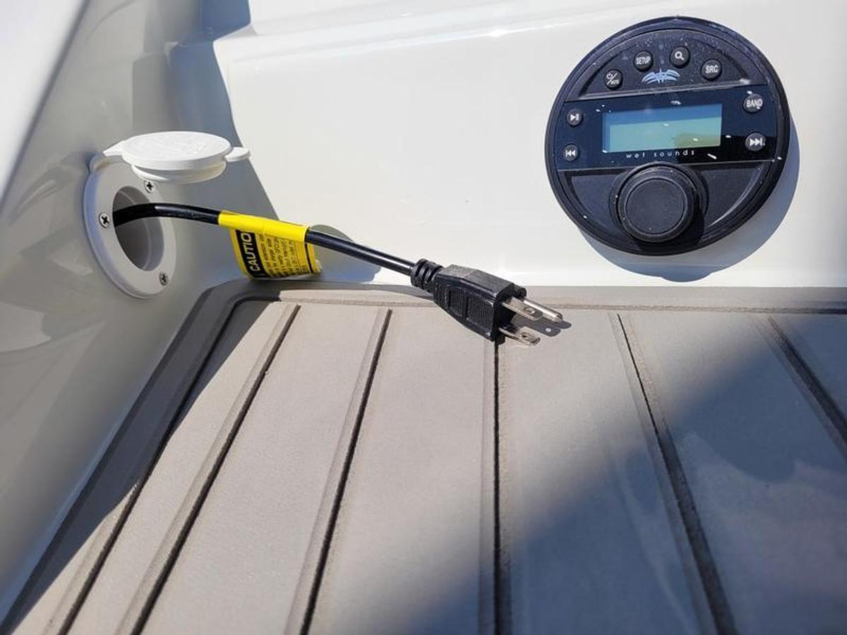 2024 Crownline 260 SS