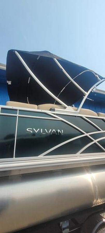 2025 Sylvan 8522 Mirage Party Fish