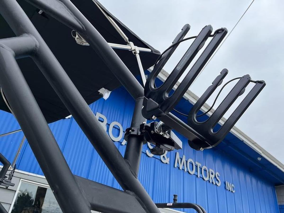 2025 Starcraft Marine SVX 230 OB