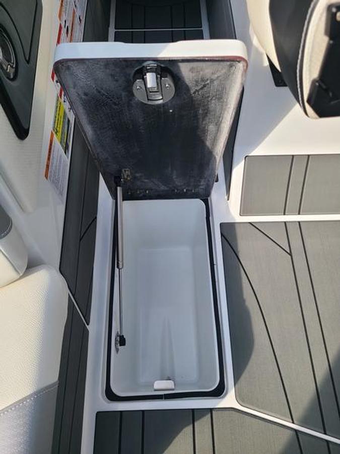 2026 Centurion Ri 230