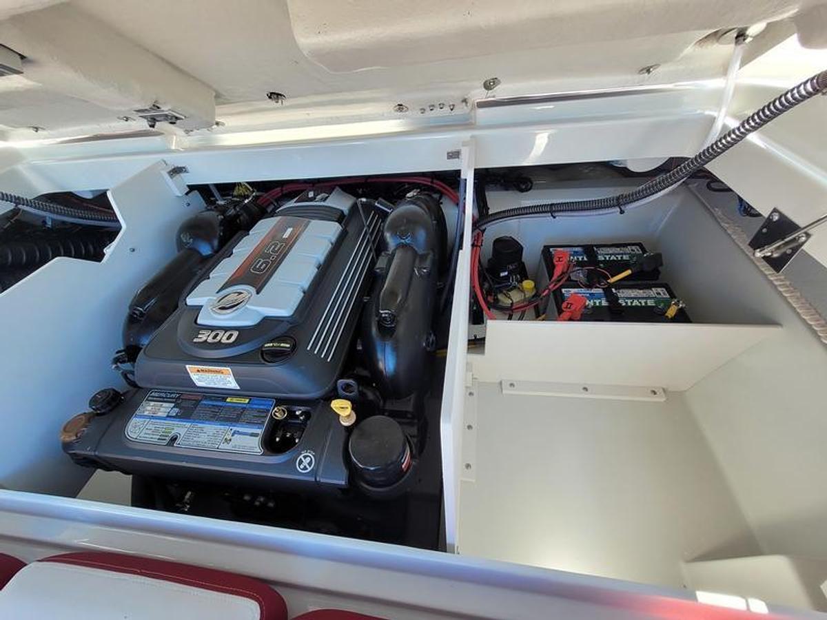 2024 Crownline 220 SS