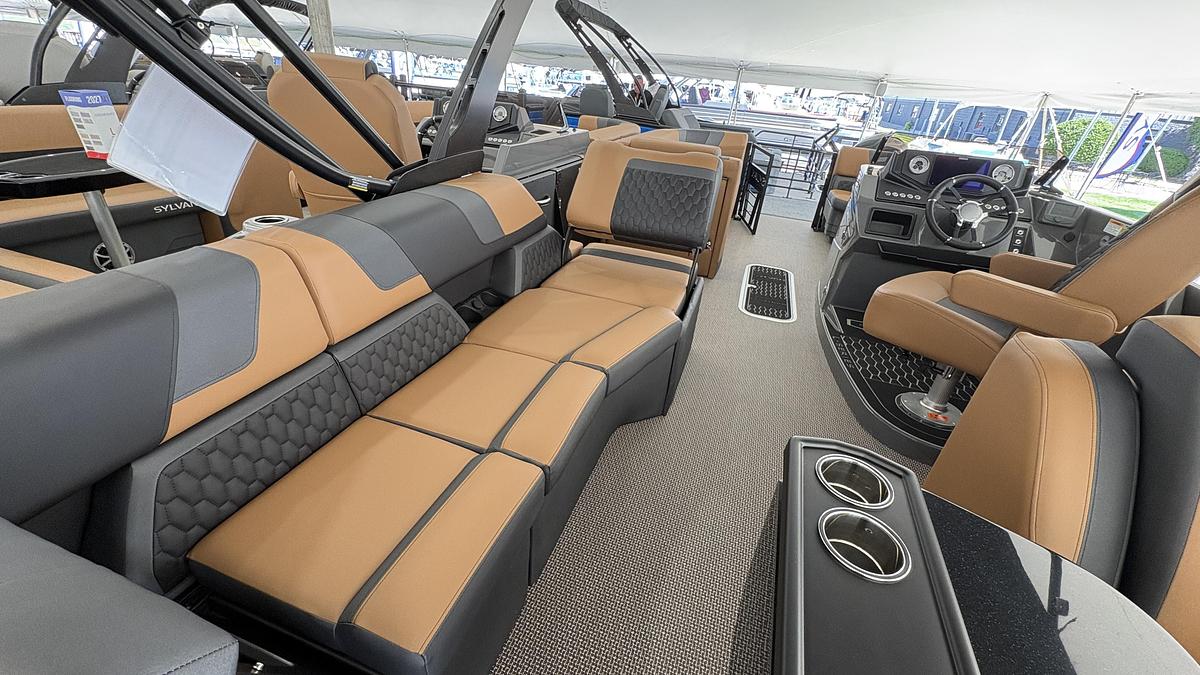 2027 Sylvan L5 SLZ