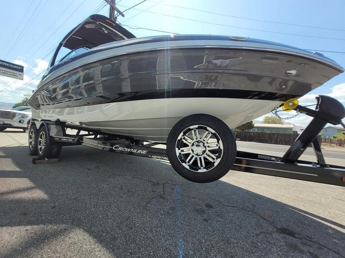 2024 Crownline 260 SS