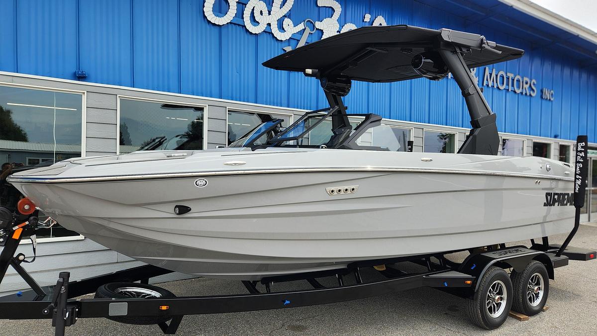 2027 Supreme Boats S220