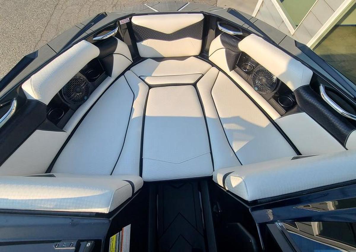 2026 Supreme Boats S220