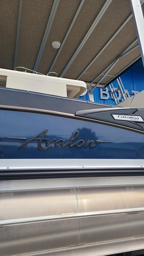 Used 2022 Avalon 27 Catalina Entertainer Funship