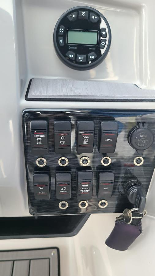 Used 2024 Starcraft Marine SVX 210 DC OB