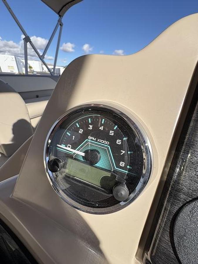 2026 Avalon Venture 85 Quad Lounger 25 FT