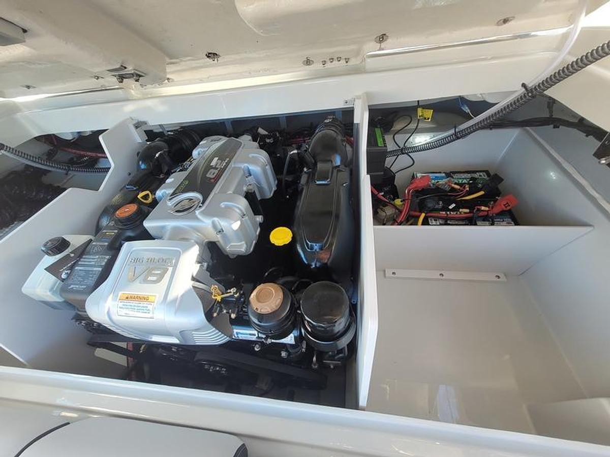 2024 Crownline 240 SS