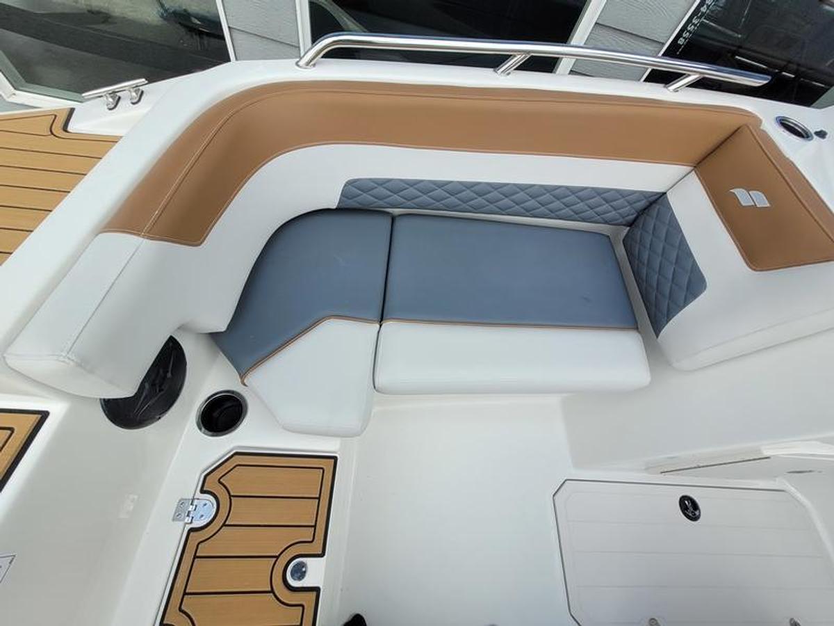 2025 Starcraft Marine SVX 210 DC OB