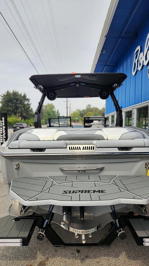 2027 Supreme Boats S220