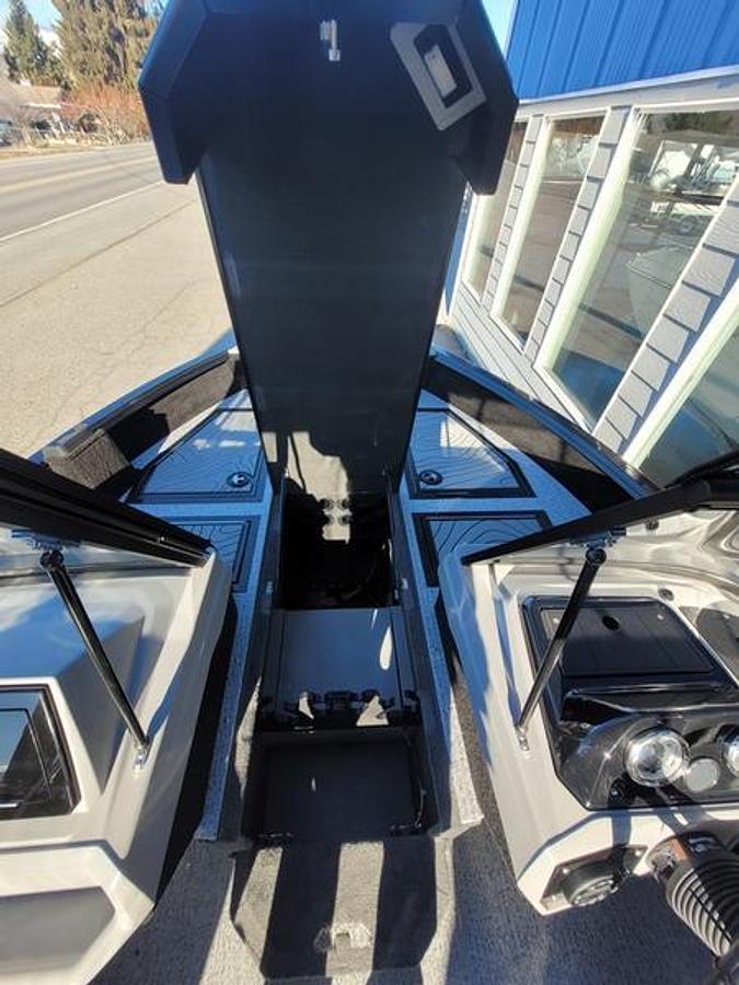 2025 Smoker Craft 188 Adventurer Contour Edition