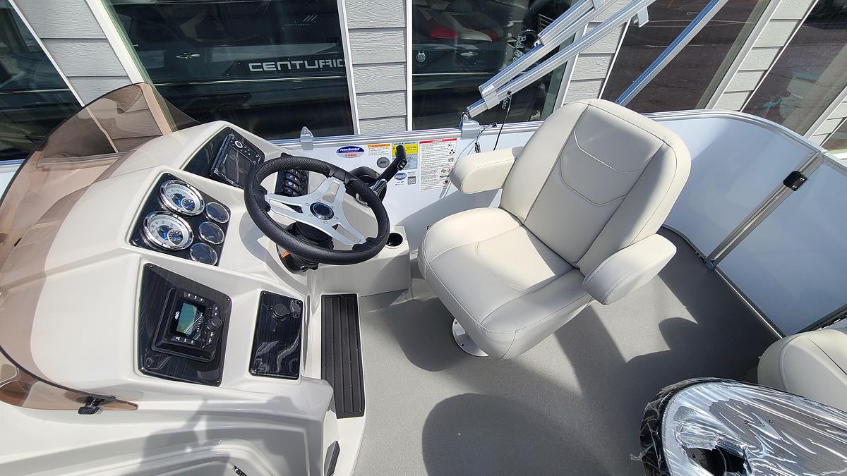 2026 Sylvan 818 Fish