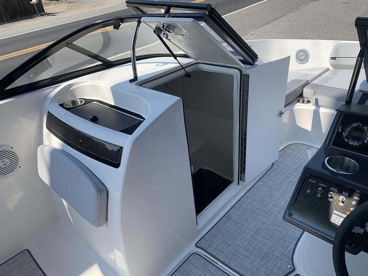 2024 Bayliner VR6 Bowrider