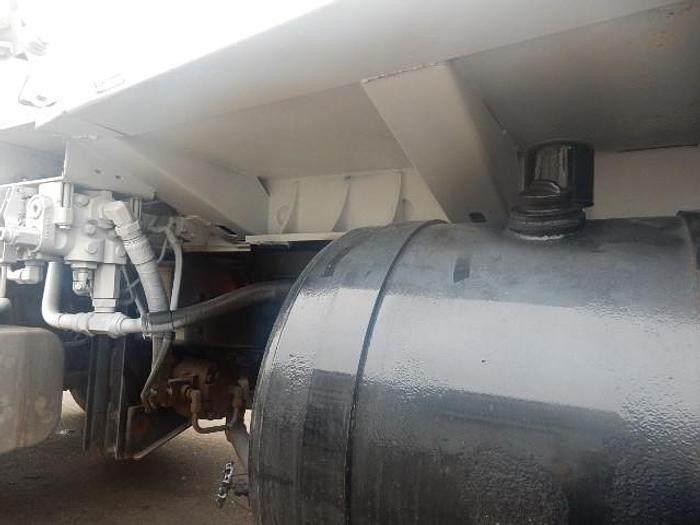 Used 2009 Freightliner M2-106