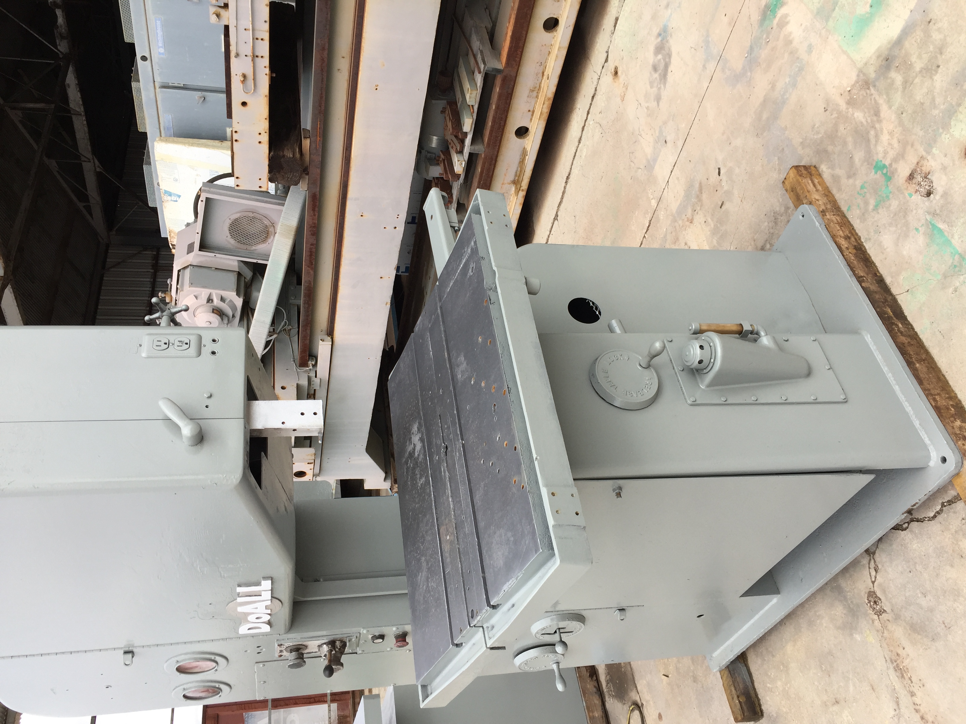 Used 26” DoAll Mdl. 2612-2H Vert. Band Saw; Pwr. Feed Tbl.