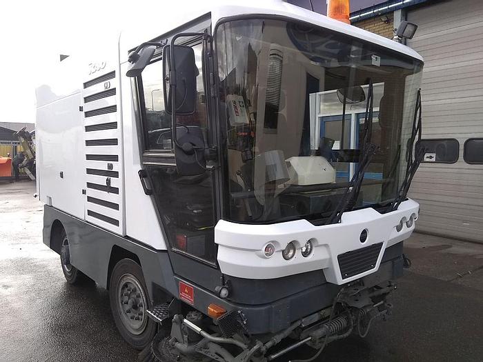 Gebruikt 2011 Ravo 530STH