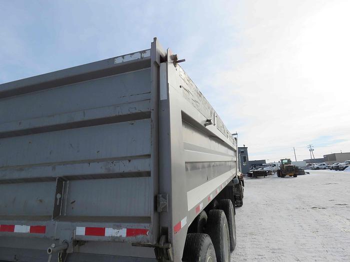 Used 2022 Load Line 35' Tridem End Dump