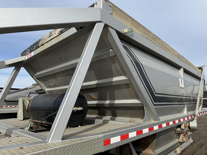 Used 2018 Load Line 38’ Tridem Clam Dump