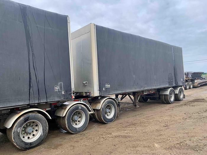 Used 2015 Reitnouer 32' Curtain Side Tridem Flat Deck/Highboy Lead/Pup